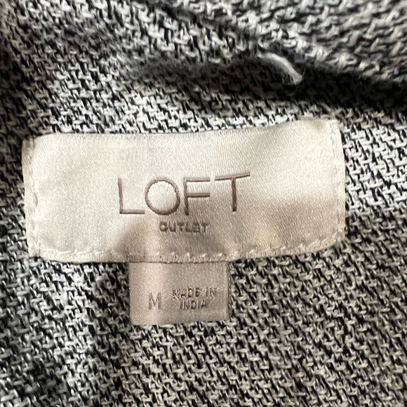 Loft short asymmetrical zip/button jacket. Women's size M - Picture 6 of 7